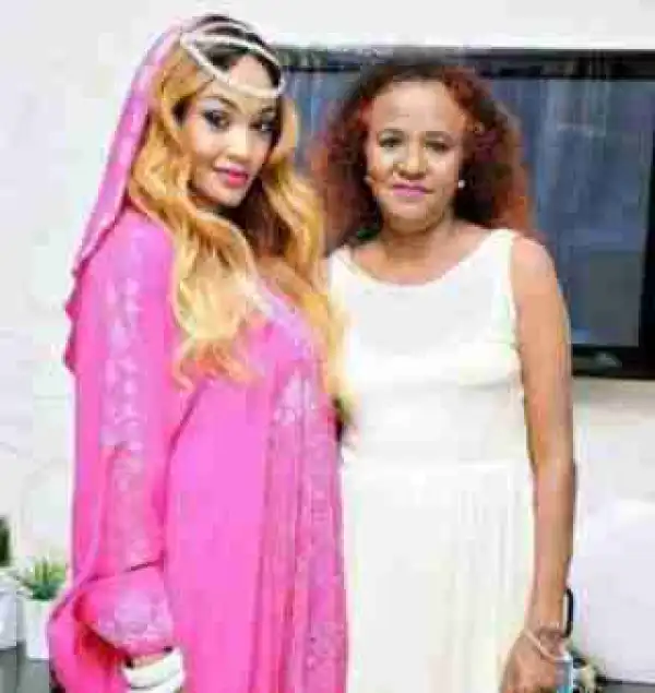 Diamond Platumz Babymama, Zari Hassan Loses Her Mom Two Months After Losing Her Ex (Pics)